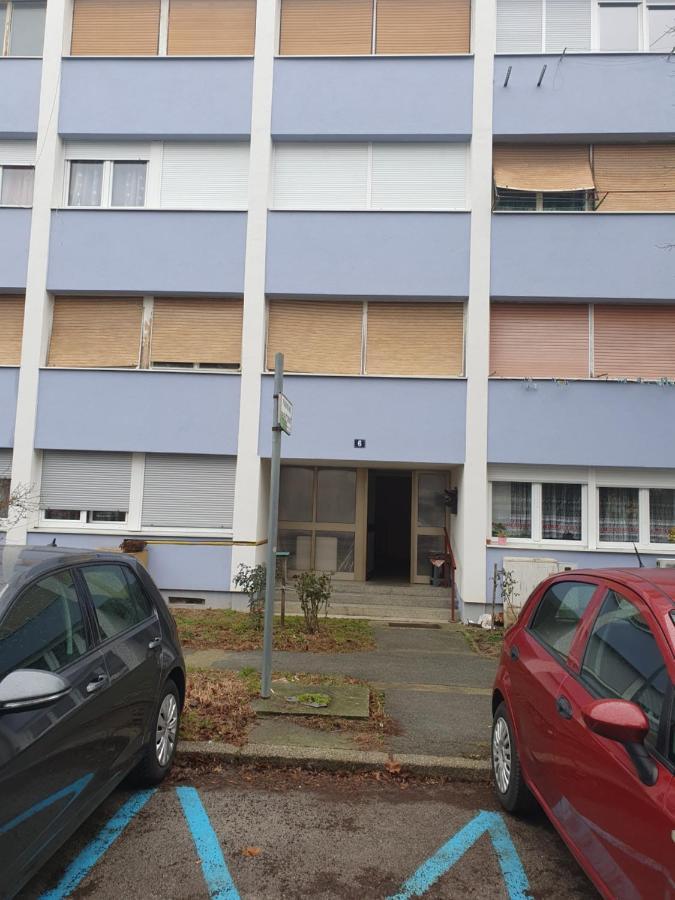 Studio Apartman Tamai Kutina Buitenkant foto